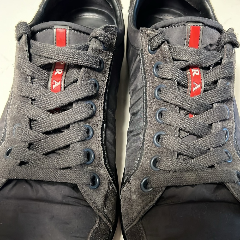 Title:
Prada Black Suede & Nylon Sneakers 4E 2439- Men’s Size 8 good condition - Picture 2 of 10
